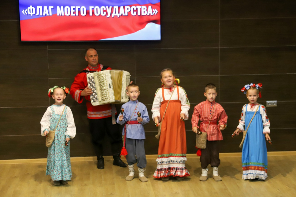 Детский ансамбль народной песни "Матрешкины потешки"