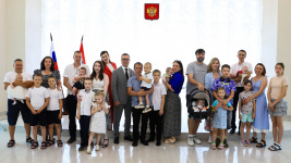В отделе ЗАГС муниципального района Волжский прошло торжественное мероприятие имя наречения, в преддверии празднования Дня России!