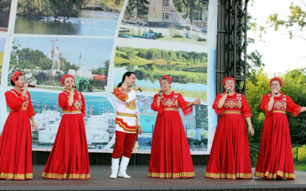 Концертная программа, посвященная Дню Государственного флага России!